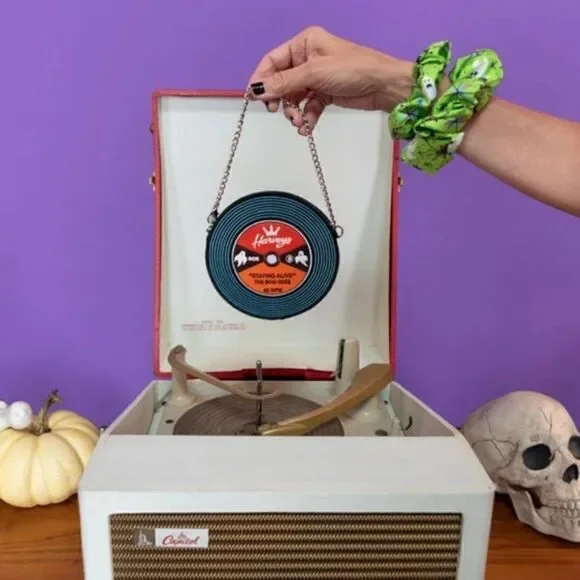 Harveys Seatbelt Modster Mash Coin Purse with Dustbag Halloween CD Disc Spooky - Picture 2 of 7